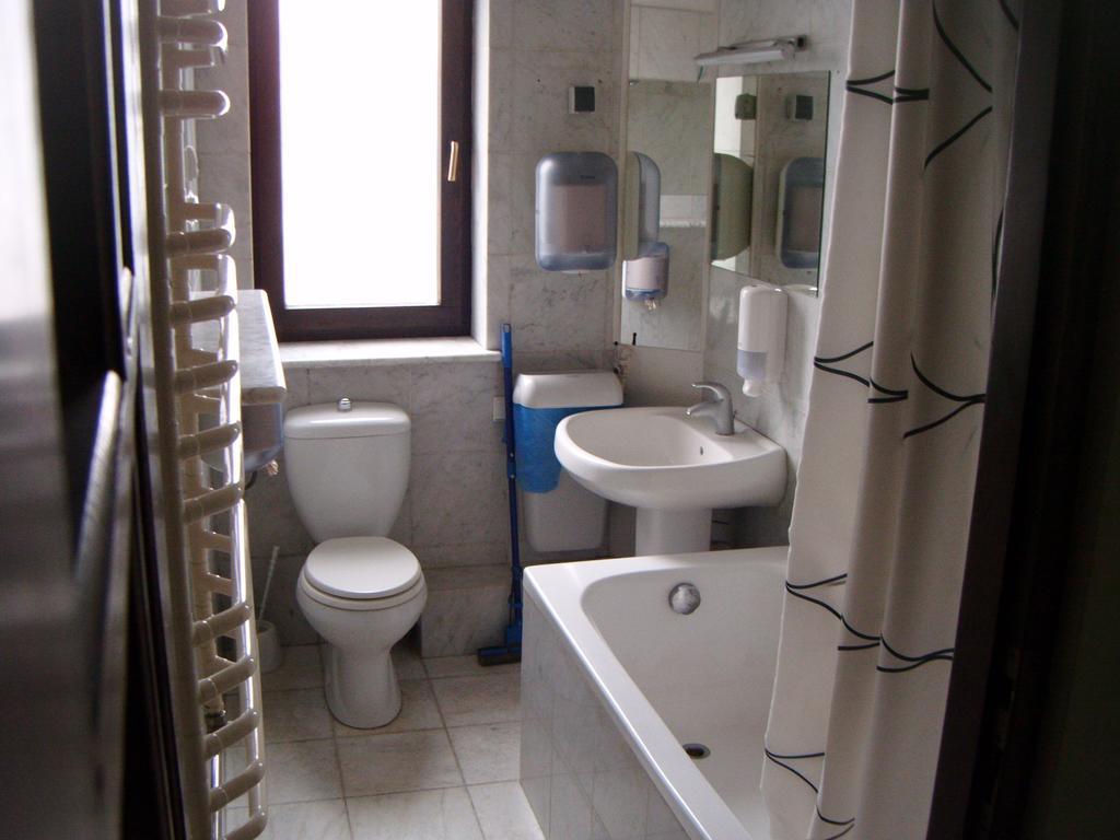 Hostel Drzymaly Познань Екстер'єр фото